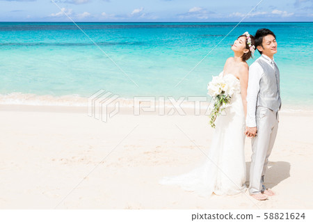 Bridal sea wedding back to back Bridal sea wedding back to back 58821624