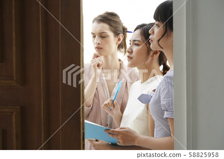 女士商務國際 58825958
