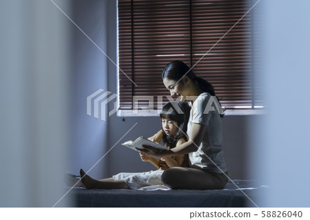 Parent-child lifestyle Moody 58826040