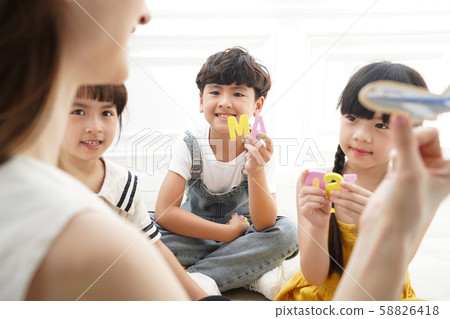 Kids education English conversation 58826418