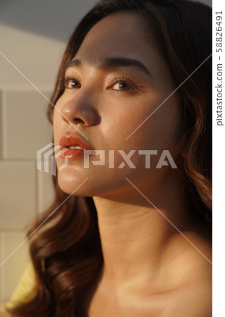 女人的美麗日落 58826491