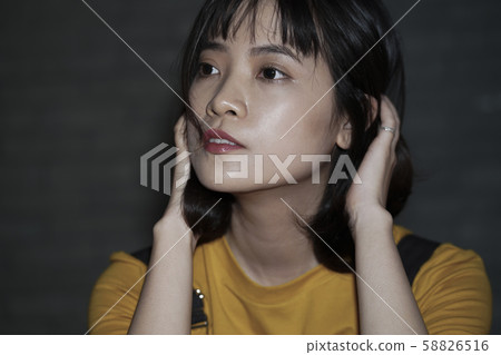 女人肖像街 女人肖像街 58826516