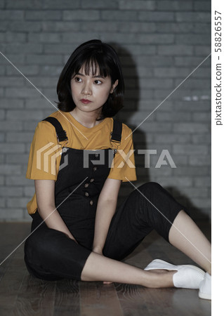 女人肖像街 女人肖像街 58826557