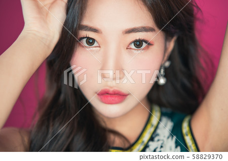 女性美麗影響者 58829370