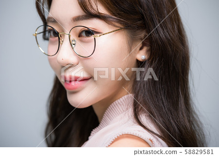 Female business glasses 58829581