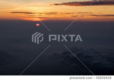 富士山八站的日出 58830429