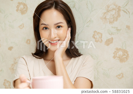 Women's lifestyle tea time Women's lifestyle tea time 58831025