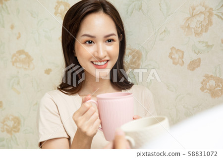 Women's lifestyle tea time Women's lifestyle tea time 58831072