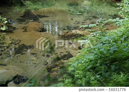 [100 selections of Japanese famous water] Shiogama Cold Spring Maniwa City, Okayama Prefecture 58831776
