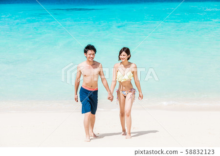 Sea Couple Nankoku Overseas Travel 58832123