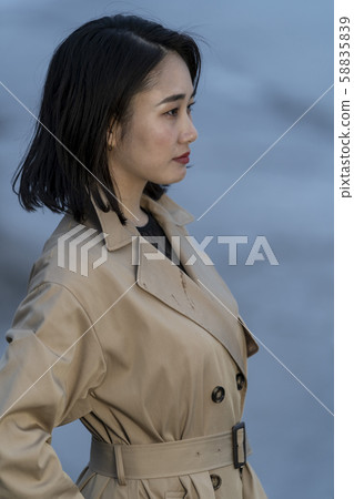 The sandy beach of autumn is confused without tears overflowing from the eyes with sadness 58835839