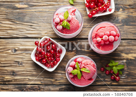 Frozen homade sorbet with red currant 58840708