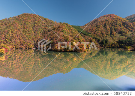 比京峽合掌線的紅葉 58843732