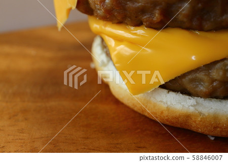 雙層芝士漢堡 58846007