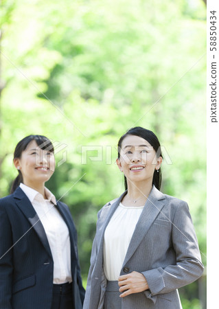 Smiling business woman Smiling business woman 58850434