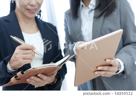 有一次會議的女商人 58850512