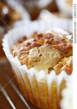 Rice flour chocolate muffins with pumpkin kneaded into them - gluten-free treats Rice flour chocolate muffins with pumpkin kneaded into them - gluten-free treats 58851252