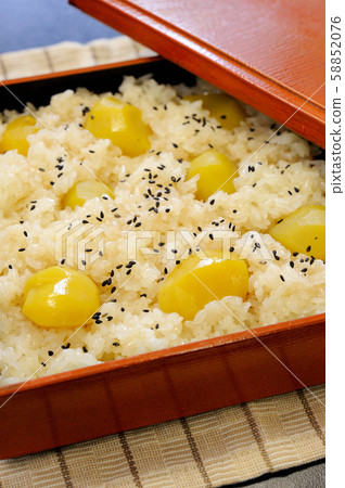 Chestnut rice with red beans 58852076