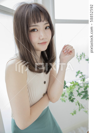 Straight medium hair hairstyle beauty salon 58852592