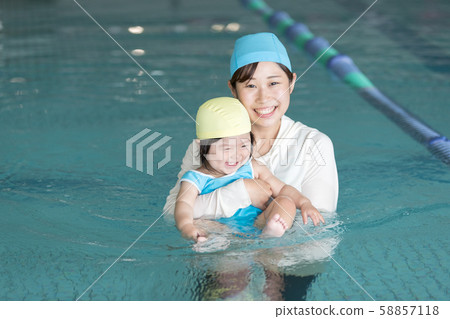 family, mam, mother 58857118