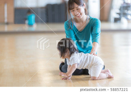 person, baby, infant 58857221