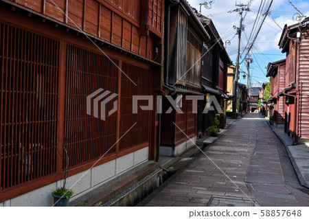 Autumn in Higashi Chaya District 58857648