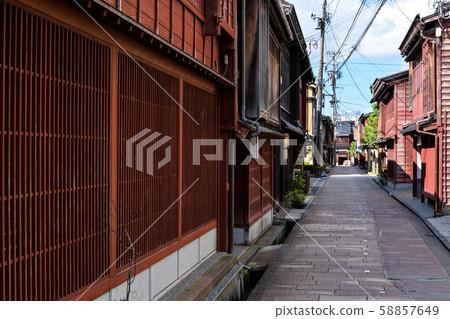 Autumn in Higashi Chaya District 58857649