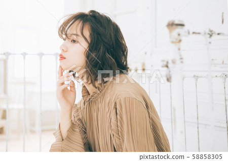 年輕女子髮型圖片 58858305