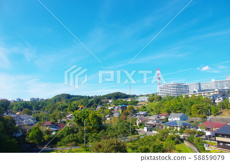 從神戶堂大橋看的稻城市容 58859079