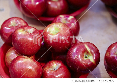 Apple  58860700