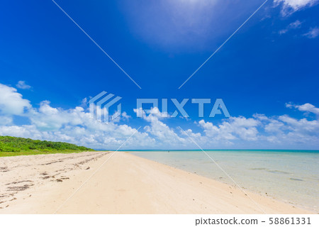 在小濱島上的海灘 在小濱島上的海灘 58861331