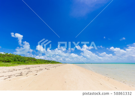 在小濱島上的海灘 在小濱島上的海灘 58861332