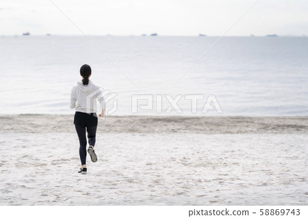 一個女人奔向大海 一個女人奔向大海 58869743