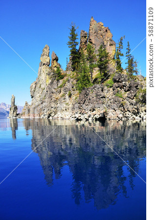 幻影船在火山口湖國家公園 58871109