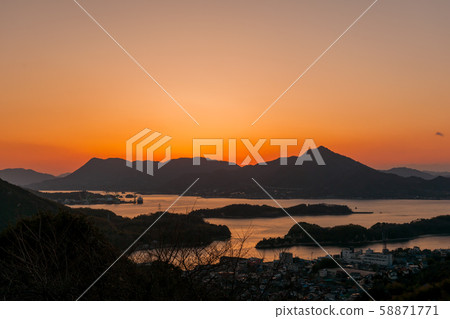 Evening scenery of Shimanami Kaido 58871771