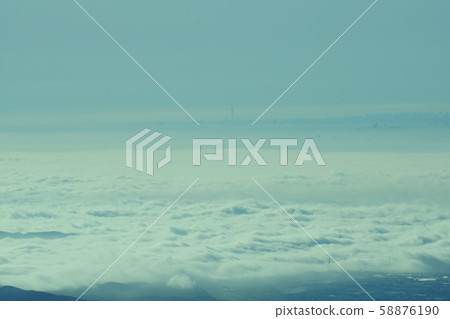從赤木山看的關東平原雲海背後的天空樹 58876190