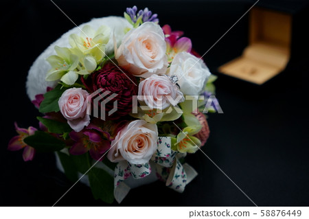 [Present] Diamond ring hidden in the bouquet 58876449