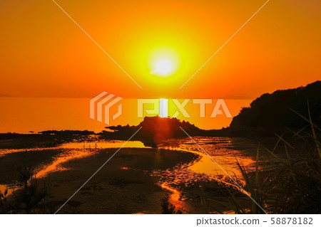 Sunset on the legendary beach of Urashima! 58878182
