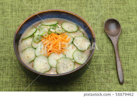 Chilled juice 58879462