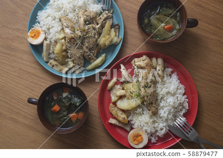 藥草雞肉雞飯 藥草雞肉雞飯 58879477