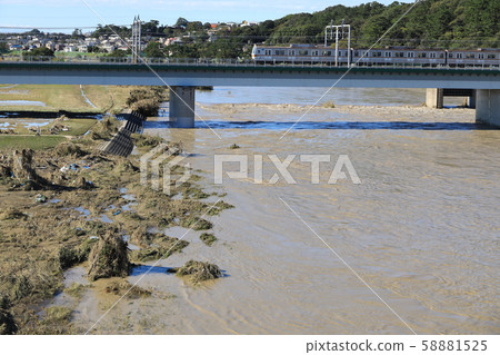 Typhoon No.19, Tama River, Maruko Bridge 58881525