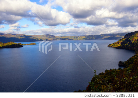 十和田湖黎明，秋天 58883331