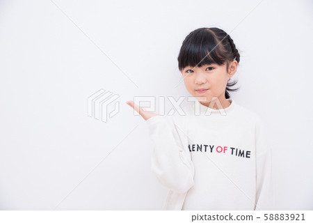 小學女生擺姿勢 58883921