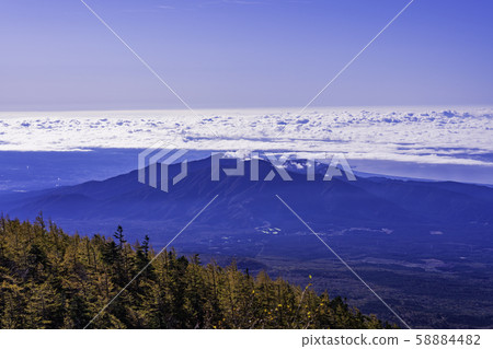 （靜岡縣）從富士山/富士宮口5號站看到的鷹塚山 58884482