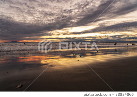[Kanagawa Prefecture] Evening view of Enoshima, Katase Nishihama 58884866