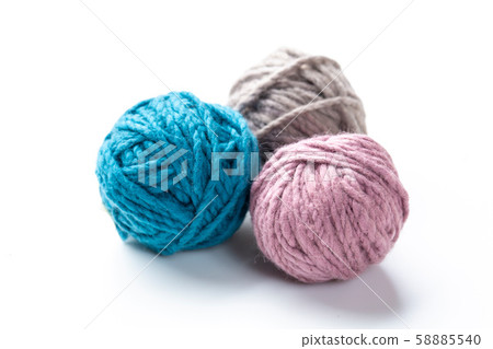 Small yarn ball 58885540