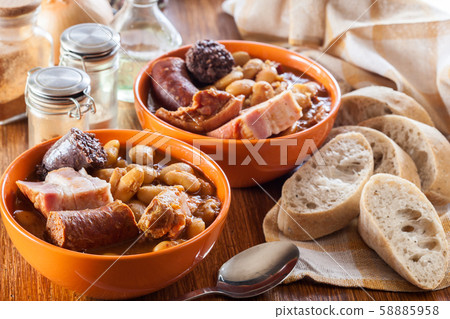 Bowl with fabada asturiana 58885958