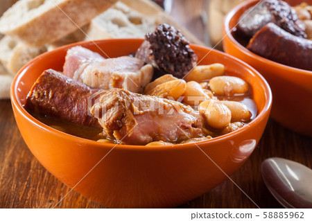 Bowl with fabada asturiana 58885962