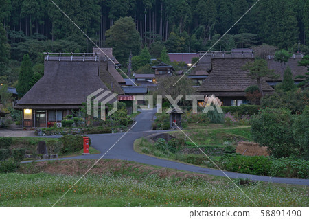 [Kayabuki no Sato（晚上）]京都府南丹市美山町北 58891490