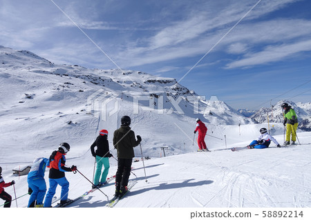 聖莫里茨·科瓦施(St. Moritz Corvatsch),瑞士冬季滑雪勝地 聖莫里茨·科瓦施(St. Moritz Corvatsch),瑞士冬季滑雪勝地 58892214